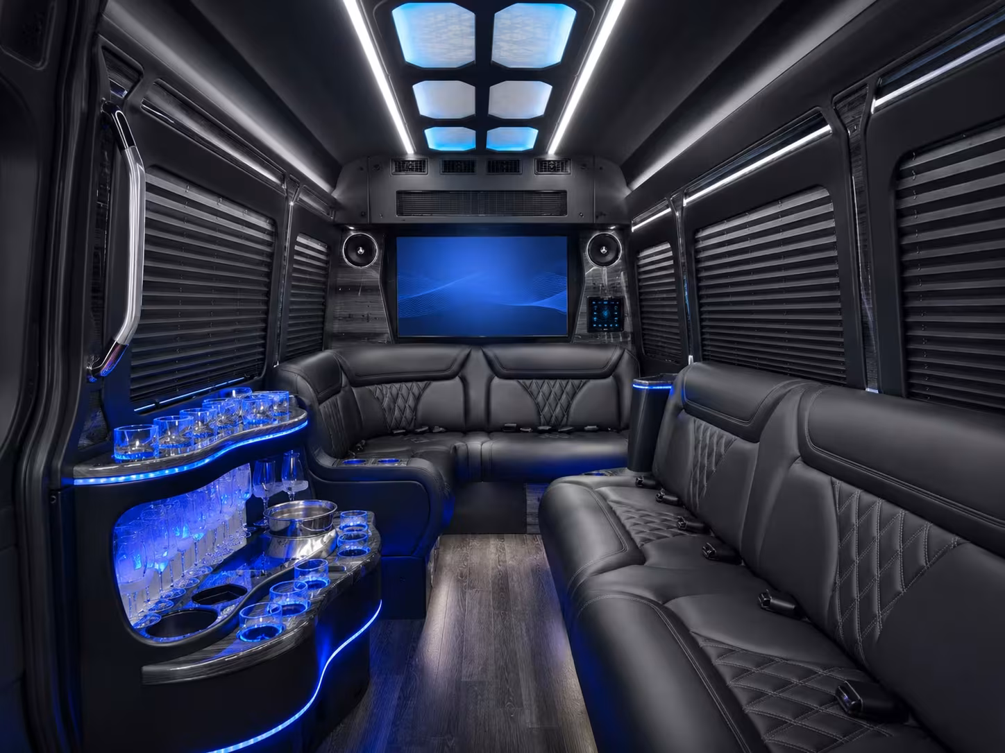 kirkland bus rentals to sea airport for executive teams