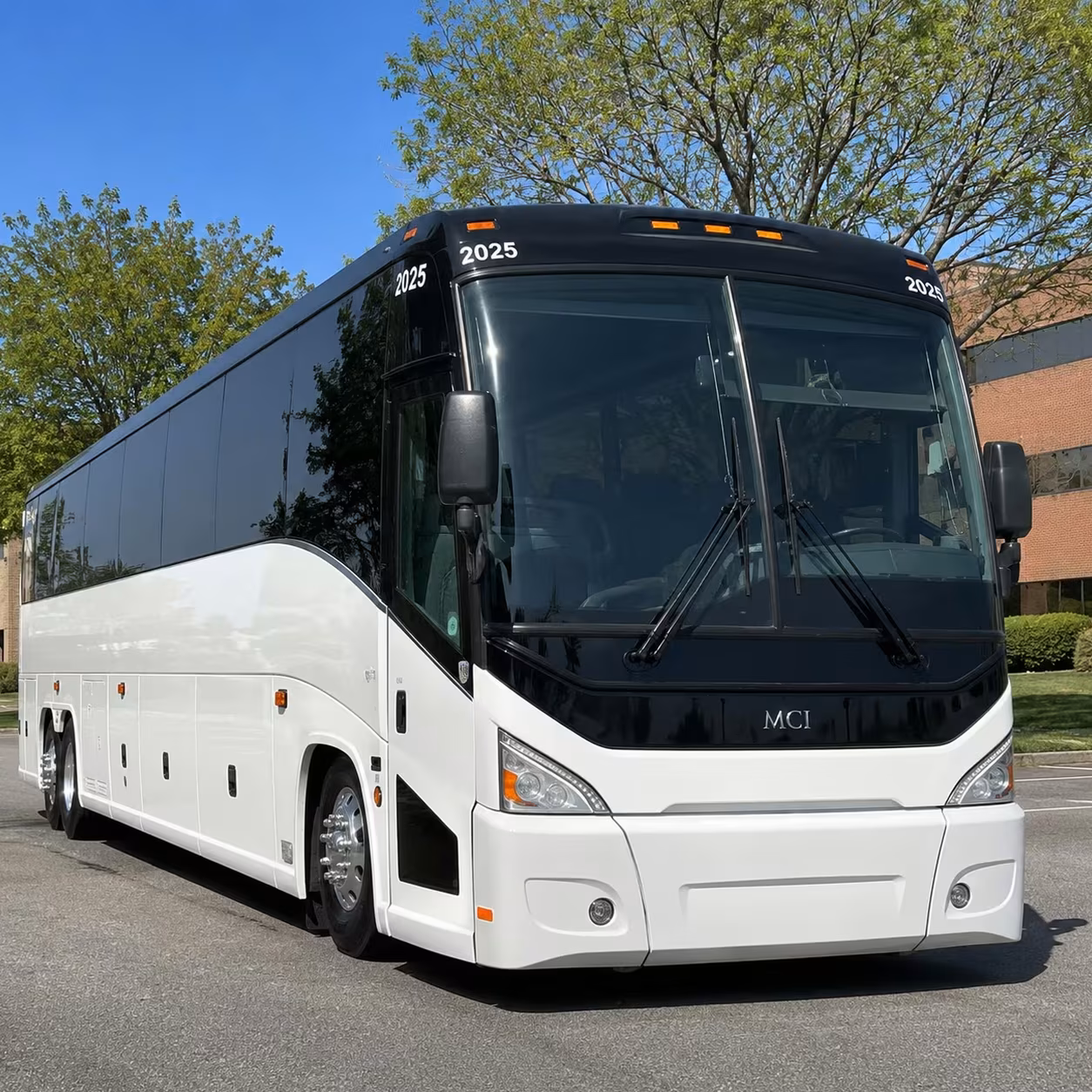 kirkland employee shuttle buses for daily commuters