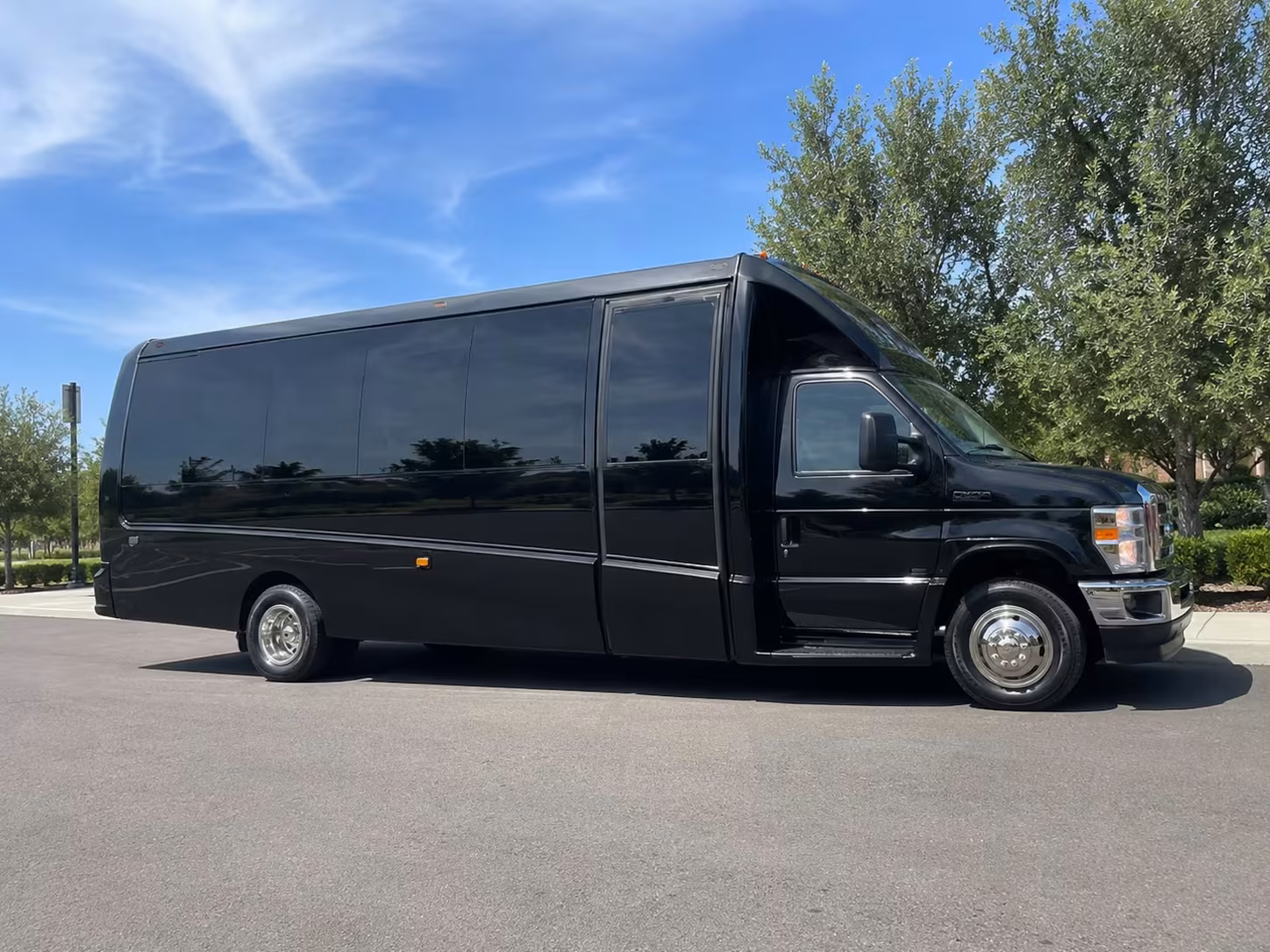 kirkland minibus rentals for woodinville wineries and breweries
