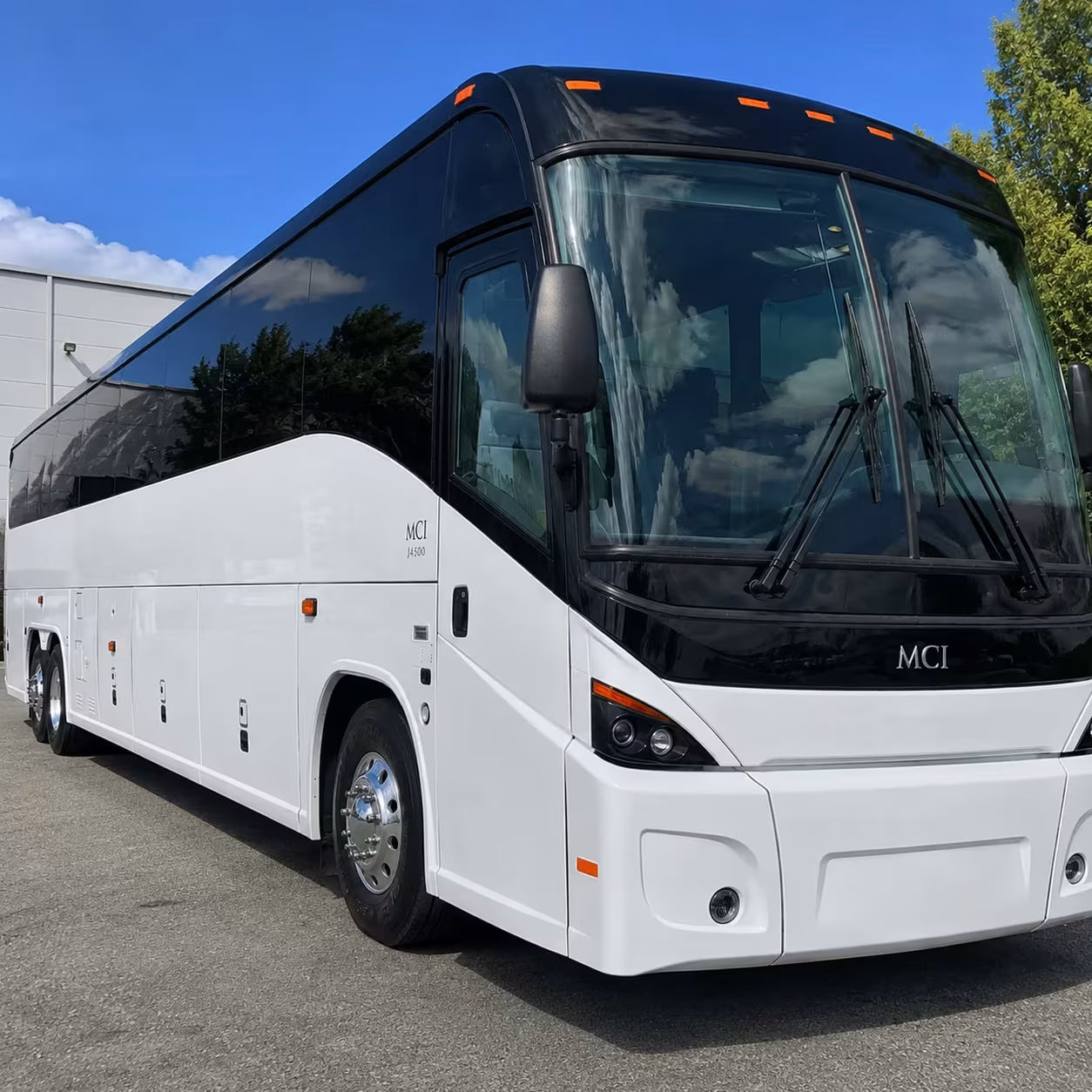 kirkland shuttle buses for corporate events and off site meetings
