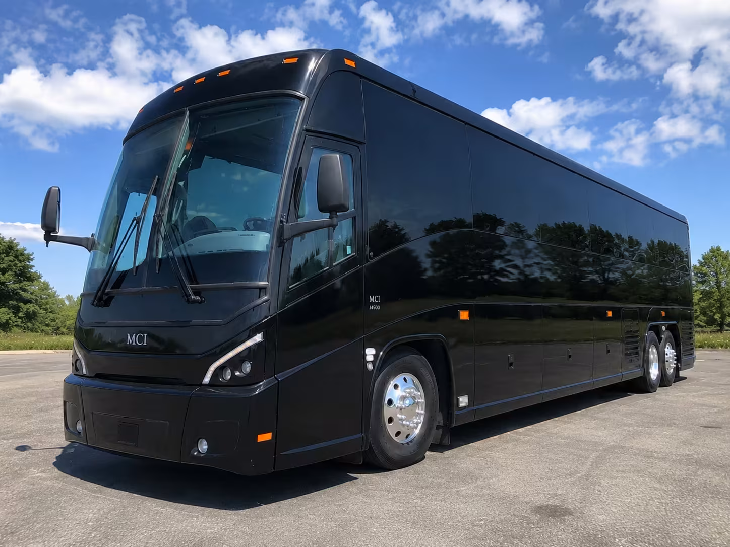 kirkland shuttle buses for seattle aquarium and earthcorps trips